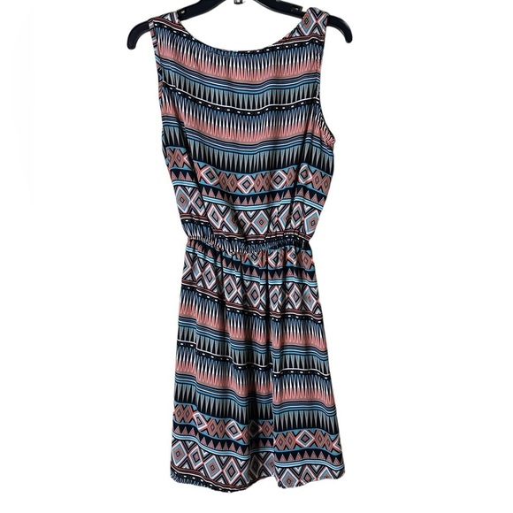 NY Invasion Women’s Aztec Dress Size Medium - Picture 4 of 5